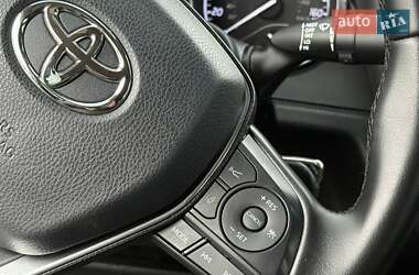 Седан Toyota Camry 2018 в 