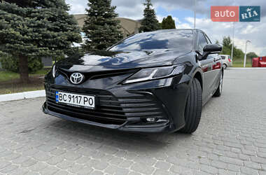 Седан Toyota Camry 2022 в Жовкві