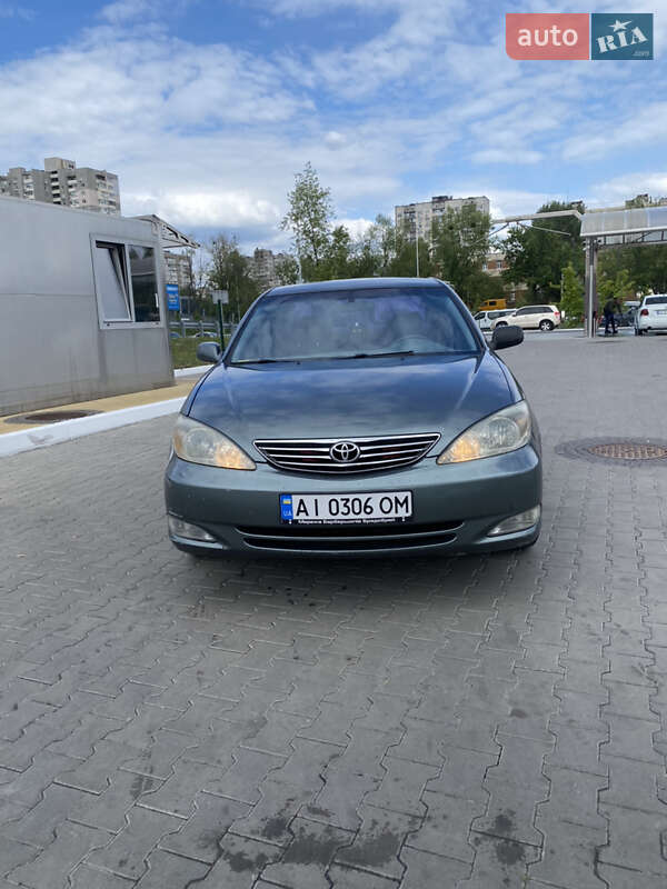 Седан Toyota Camry 2002 в 