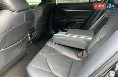 Седан Toyota Camry 2018 в 