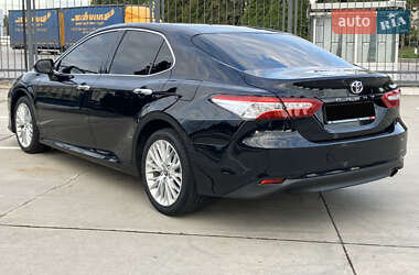 Седан Toyota Camry 2018 в 