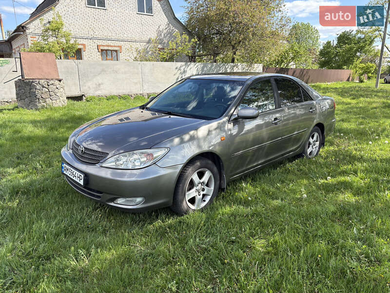 Седан Toyota Camry 2003 в 