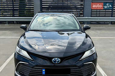 Седан Toyota Camry 2021 в 