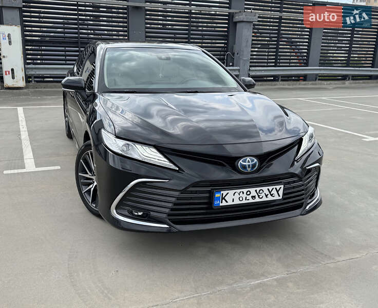Toyota Camry 2021
