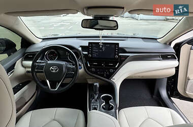 Седан Toyota Camry 2021 в 