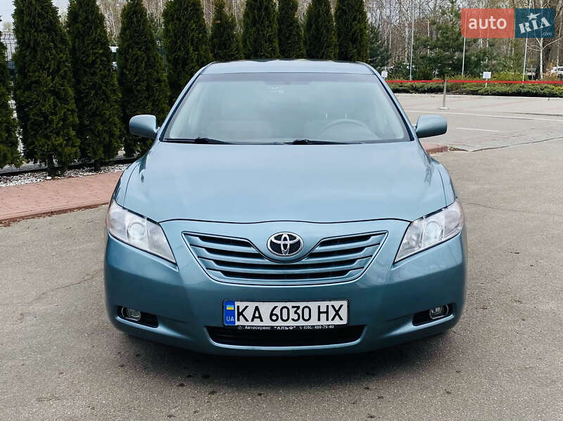Седан Toyota Camry 2009 в 