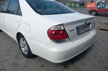 Седан Toyota Camry 2005 в 