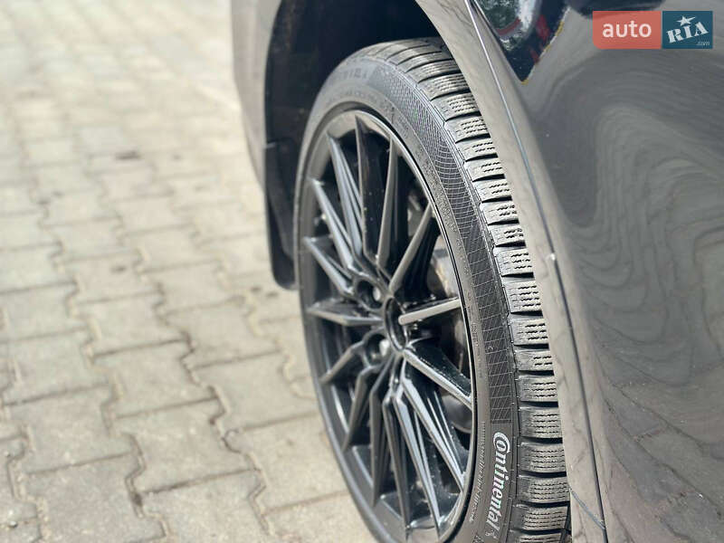 Седан Toyota Camry 2018 в Полтаве