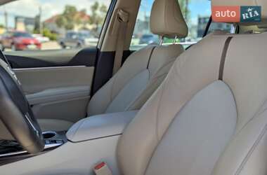 Седан Toyota Camry 2020 в 