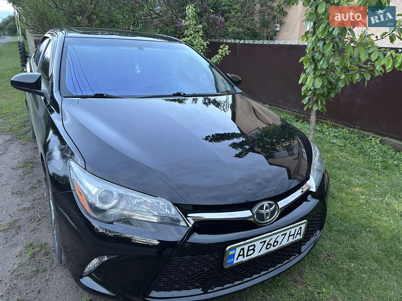 Седан Toyota Camry 2015 в Гайсине