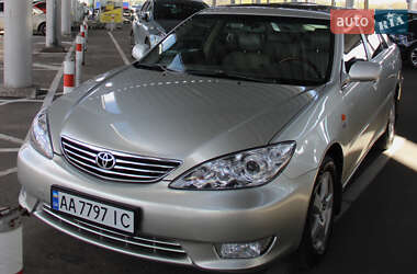 Седан Toyota Camry 2006 в Киеве