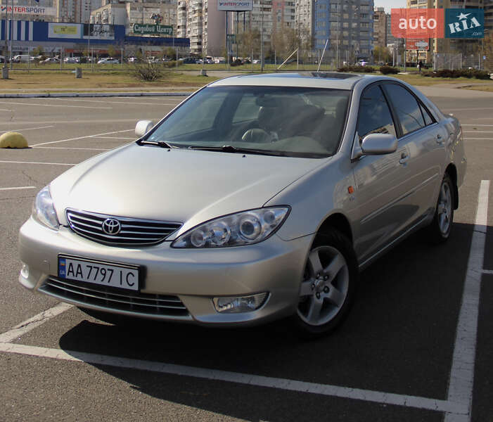 Седан Toyota Camry 2006 в Києві