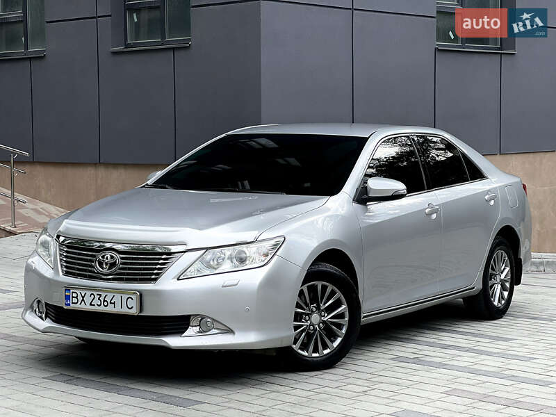 Седан Toyota Camry 2014 в 