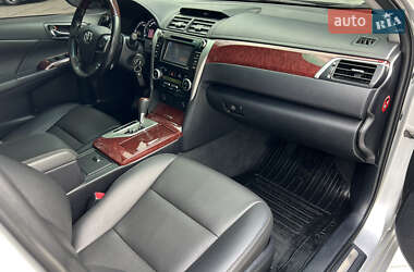 Седан Toyota Camry 2014 в 
