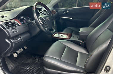 Седан Toyota Camry 2014 в 