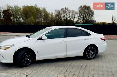 Седан Toyota Camry 2015 в Хмельницькому