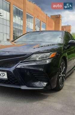 Седан Toyota Camry 2017 в Дніпрі