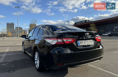 Седан Toyota Camry 2017 в 