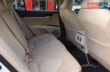 Седан Toyota Camry 2020 в 