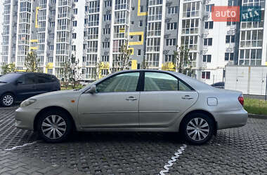 Седан Toyota Camry 2005 в 