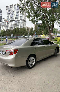 Седан Toyota Camry 2014 в 