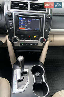 Седан Toyota Camry 2014 в 