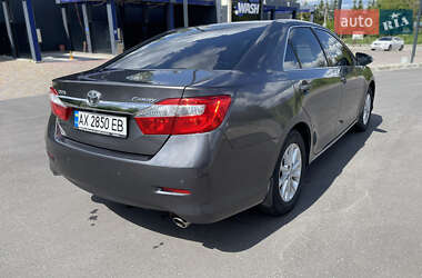 Седан Toyota Camry 2013 в 