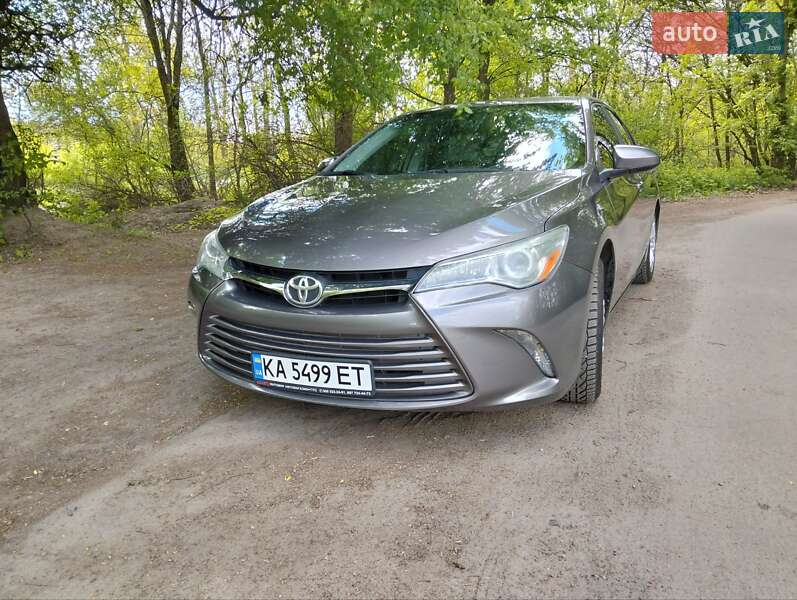 Седан Toyota Camry 2016 в Житомирі