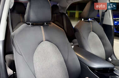 Седан Toyota Camry 2019 в 
