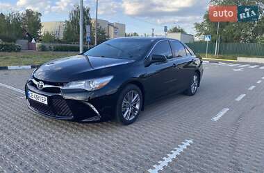 Седан Toyota Camry 2016 в Киеве