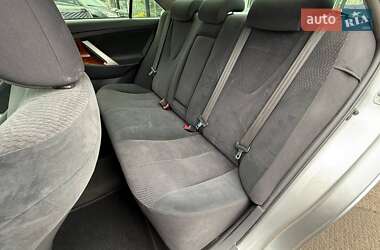 Седан Toyota Camry 2010 в 