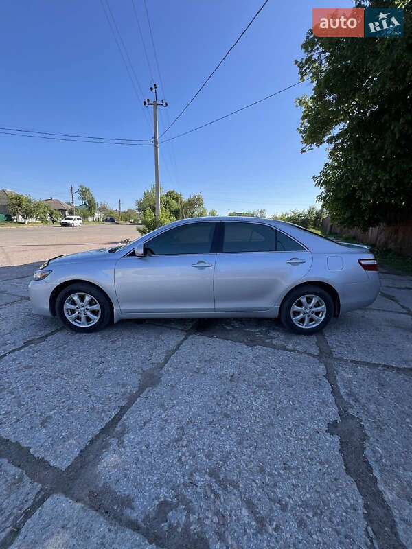 Седан Toyota Camry 2009 в Прилуках