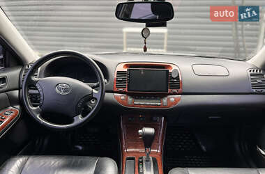 Седан Toyota Camry 2005 в 