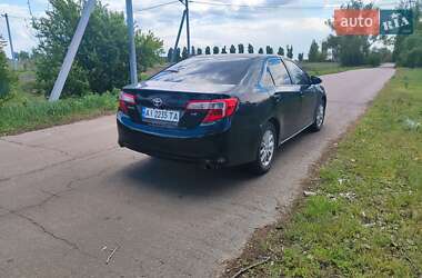 Седан Toyota Camry 2013 в Киеве