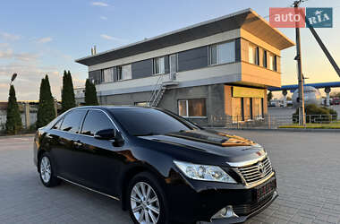 Седан Toyota Camry 2012 в Харкові