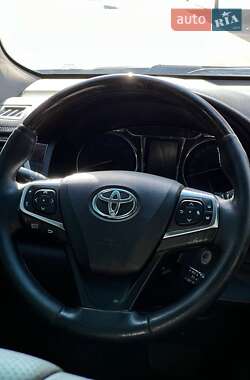 Седан Toyota Camry 2015 в 