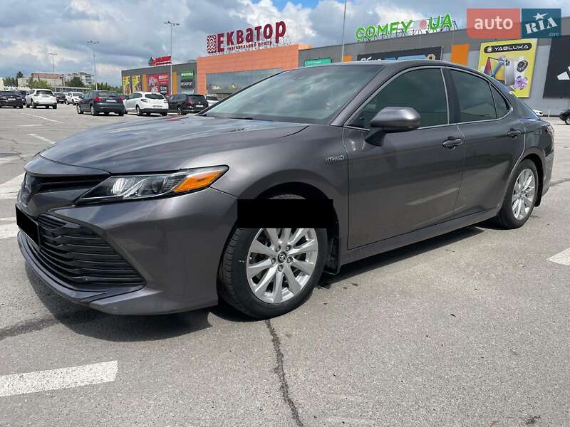 Седан Toyota Camry 2018 в Полтаві