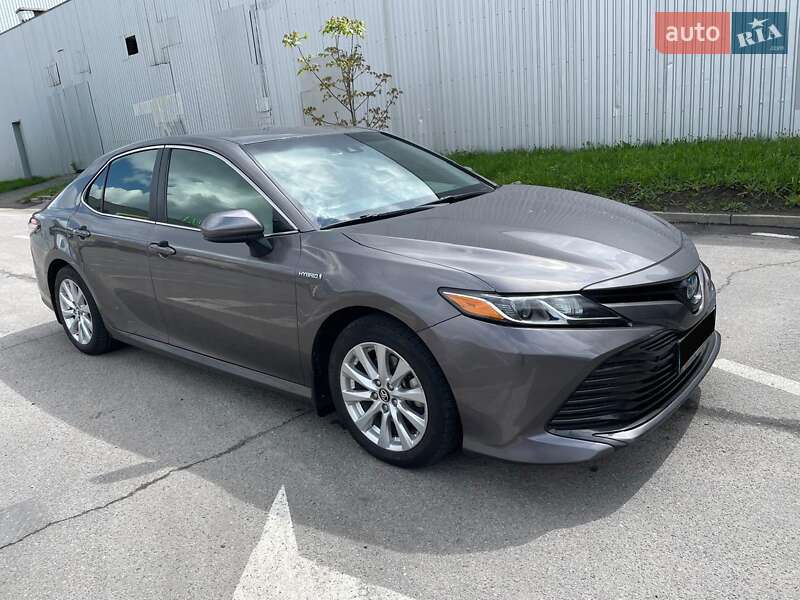 Седан Toyota Camry 2018 в Полтаві