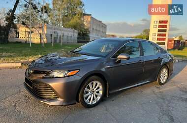 Седан Toyota Camry 2018 в Полтаві