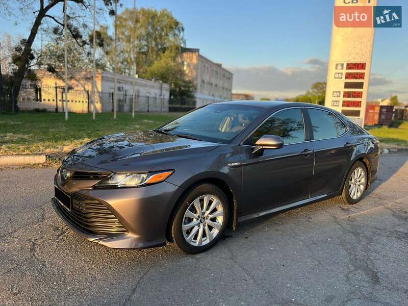 Седан Toyota Camry 2018 в Полтаві
