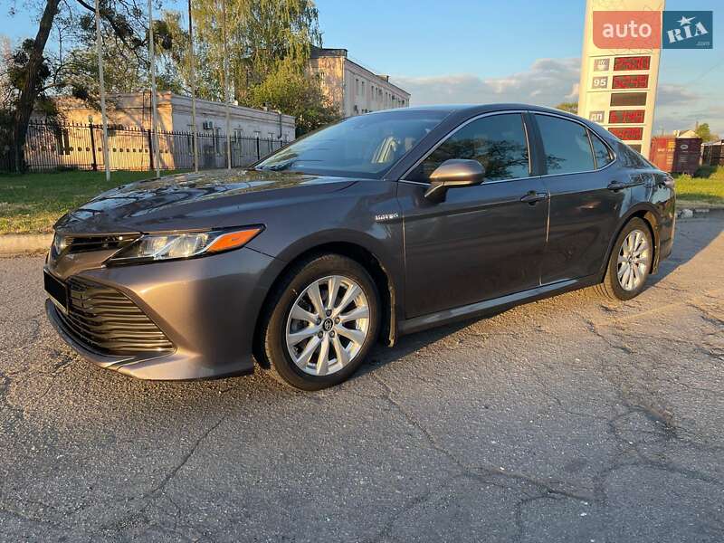 Седан Toyota Camry 2018 в Полтаві