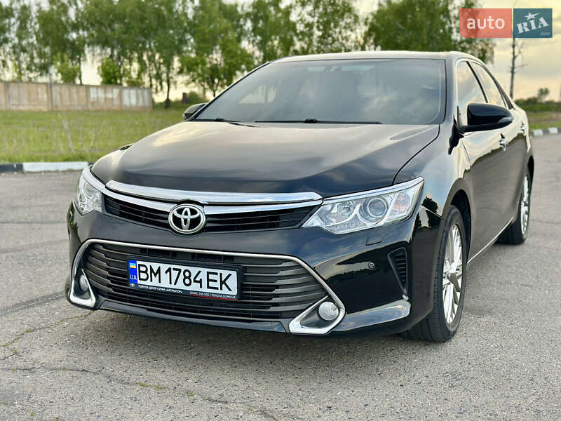 Седан Toyota Camry 2015 в Сумах