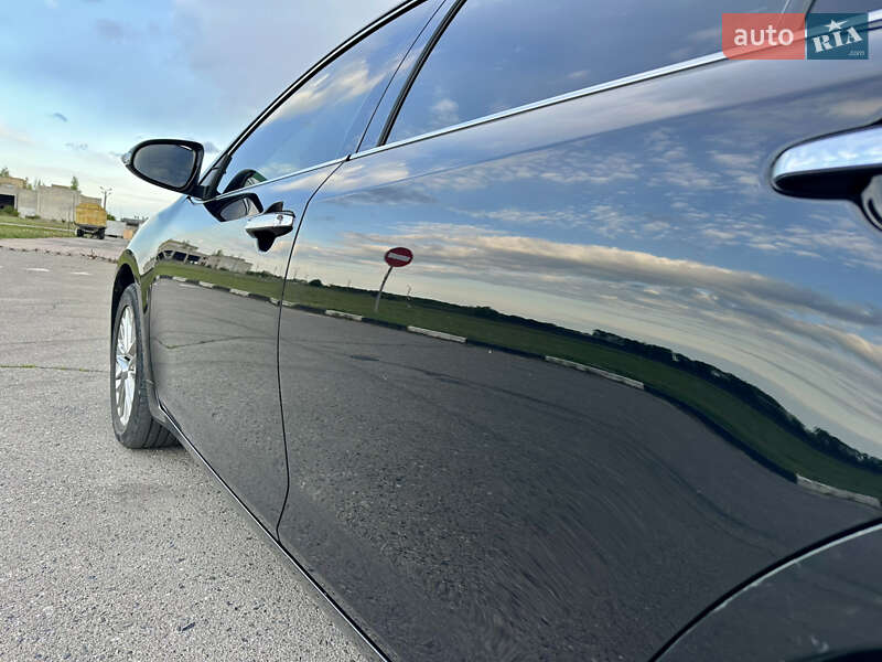 Седан Toyota Camry 2015 в Сумах