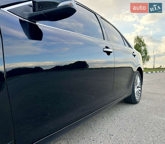 Седан Toyota Camry 2015 в Сумах