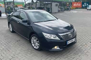 Седан Toyota Camry 2014 в Івано-Франківську