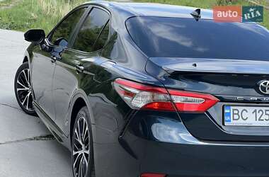 Седан Toyota Camry 2019 в 