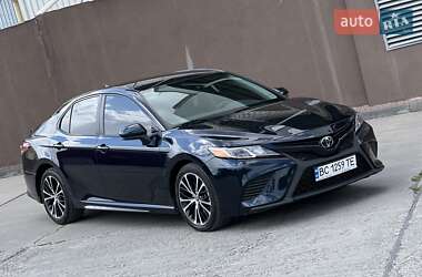 Седан Toyota Camry 2019 в 