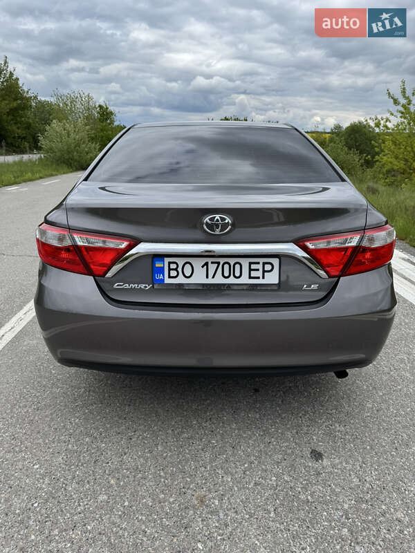 Седан Toyota Camry 2015 в Тернополі