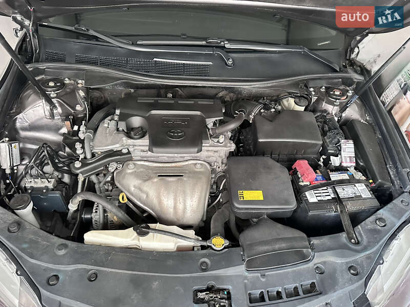 Седан Toyota Camry 2015 в Тернополі