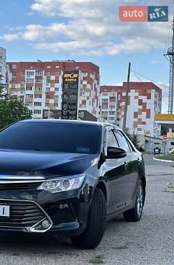 Седан Toyota Camry 2014 в Харкові